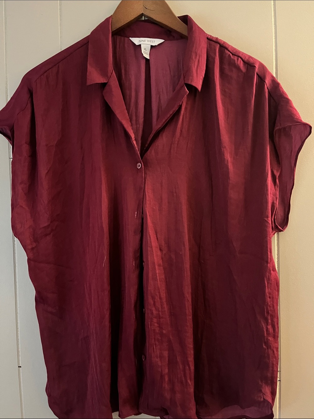 Nine West Men's Maroon Short Sleeve Button-Down Shirt